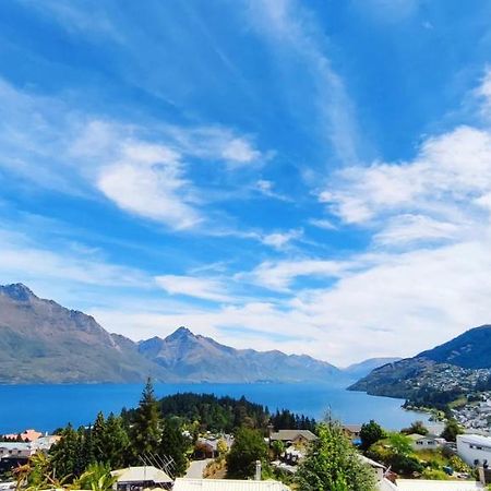 Spacious Home With Awesome Lake Views Queenstown Eksteriør billede