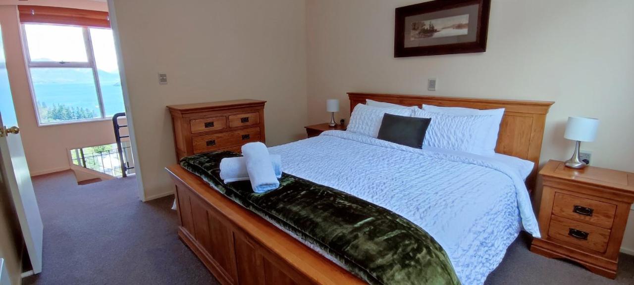 Spacious Home With Awesome Lake Views Queenstown Eksteriør billede
