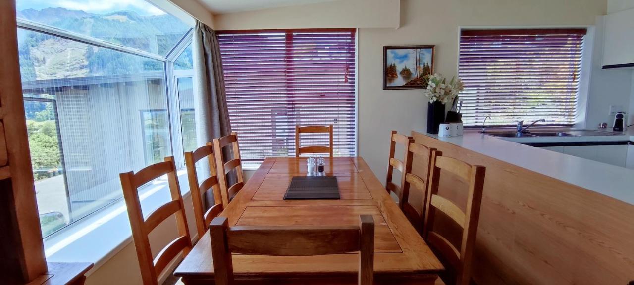 Spacious Home With Awesome Lake Views Queenstown Eksteriør billede